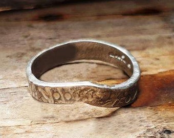 V shaped textured wedding ring