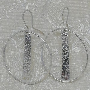 Wenna Wire Hoop Earrings with a Central textured Silver Rod