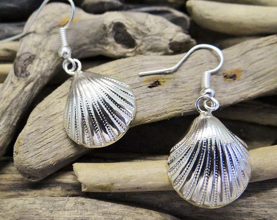 Little Silver Toned Clamshell Earrings Ahoy Nautical Shell Seashell Clam Scallop Fan Sailor Pinup Rockabilly Mermaid Dangle Hooks Beach