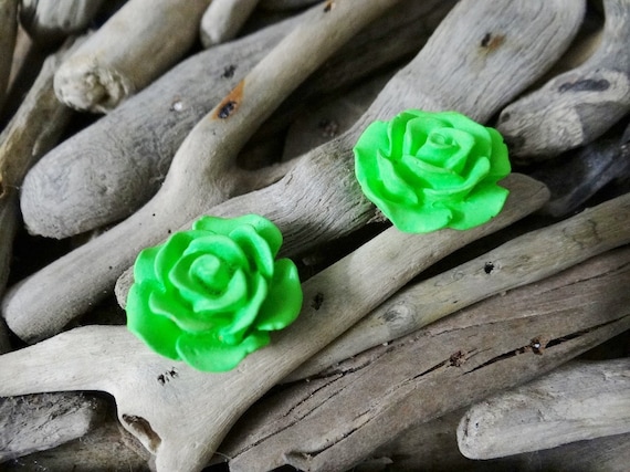 Green UV Neon Fluoro Rose Studs Stud Earring Earrings Flower Fluro Fluorescent Fluoroscent Ultraviolet Cabochon Cabochons Flatback