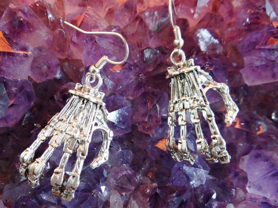 Cyborg Robot Hand Earrings Skeleton Earring Hooks Horror Action Sci-Fi Cyborgs Robots