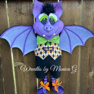 Bat wreath attachment, Halloween wreath attachment , Boomerang Halloween attachment, Halloween Decor