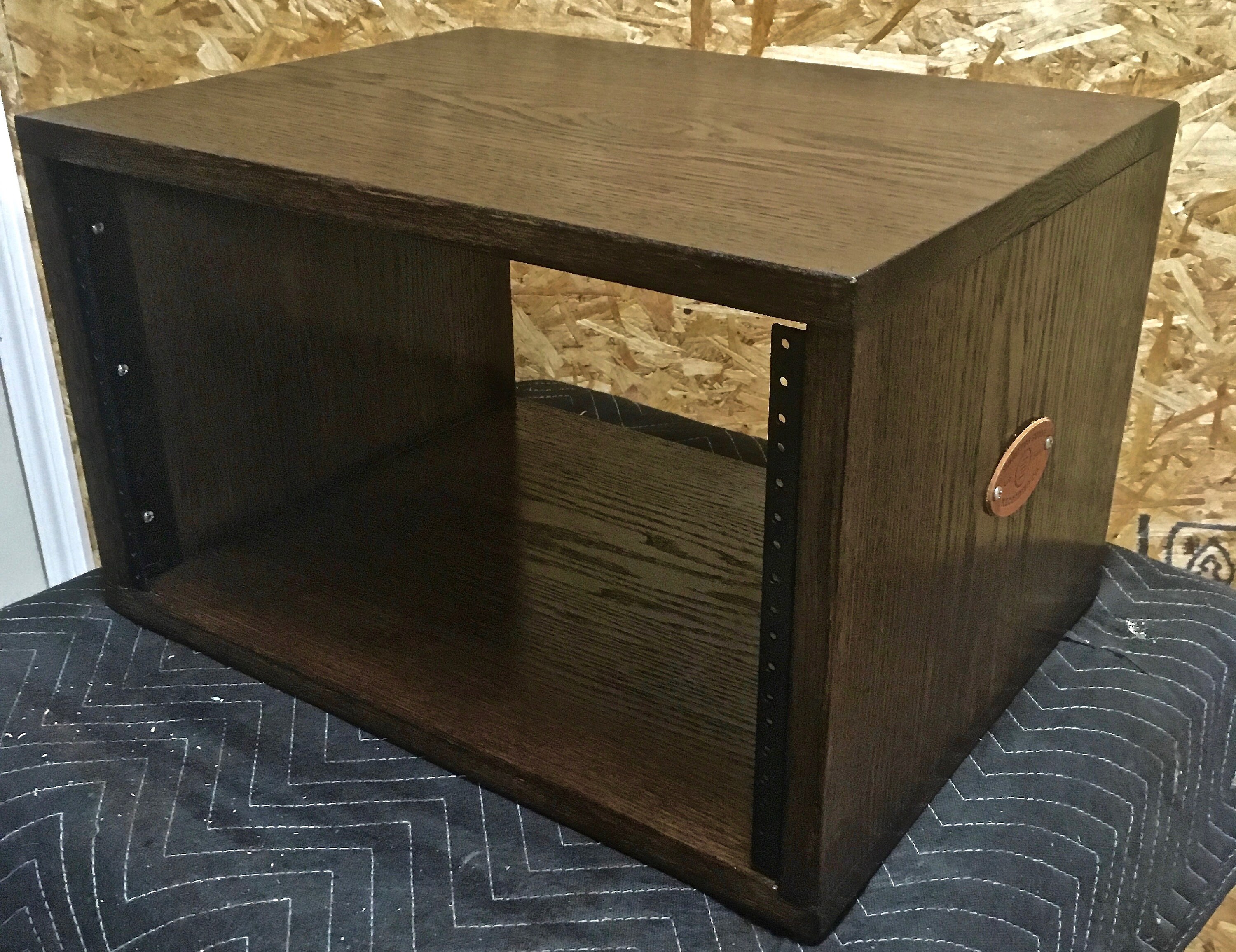 Desktop Studio Rack 6u Red Oak Desktop Studio Rack 6u Red Oak 1