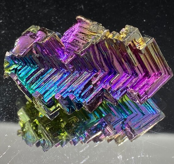 Cristal De Bismuth - Pierre Minérale Métallique Aux Couleurs Iridescentes - Décoration Ou Collection
