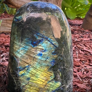 Extra Large Labradorite Freeform – 2.9 kg Polished Crystal with Iridescent Blue-Green Flash, Healing Stone, Home Decor, Unique Gift