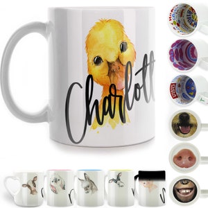 Taza personalizada con forma de patito o ternero de Pascua con iniciales y nombre que cambian de color. Tazas divertidas