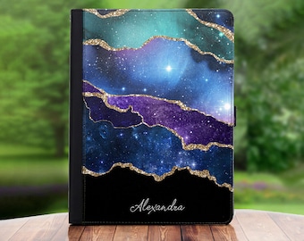 Étui personnalisé pour iPad, en cuir PU avec initiales ou nom, personnalisable sur 360 degrés, pour des motifs rose pomme, violet et doré