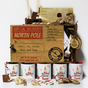 Caja de Nochebuena personalizada con tapa, incluye taza y agitador de chocolate caliente, bastón de caramelo, carta de Papá Noel, bolas de comida de reno con nombre,