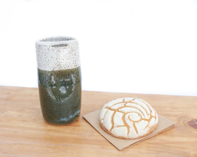Vaso de viaje de gres verde moteado: Vaso de cerámica hecho a mano para llevar. imagen 10