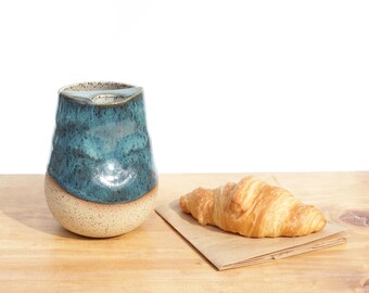 Emerald Stoneware Comfort Cup with Lid: Wheel Thrown Pottery