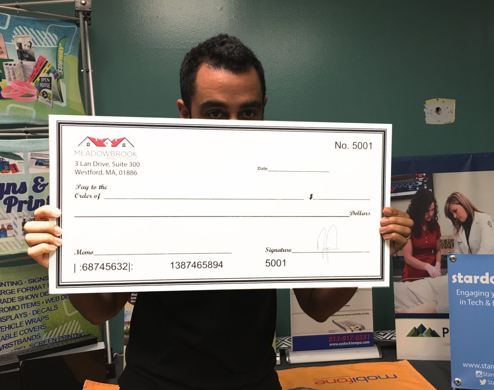 Check full video. Диалог в аэропорту. Check full video. Чек-ап обследование ребенка. Мне хватит миллиона (blank check, 1994).