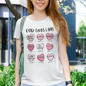 God Says I am Strong Shirt, Faithful Valentines T-Shirt, Inspirational Valentines Tee, Bible Verse Valentine's Sweatshirt imagen 5