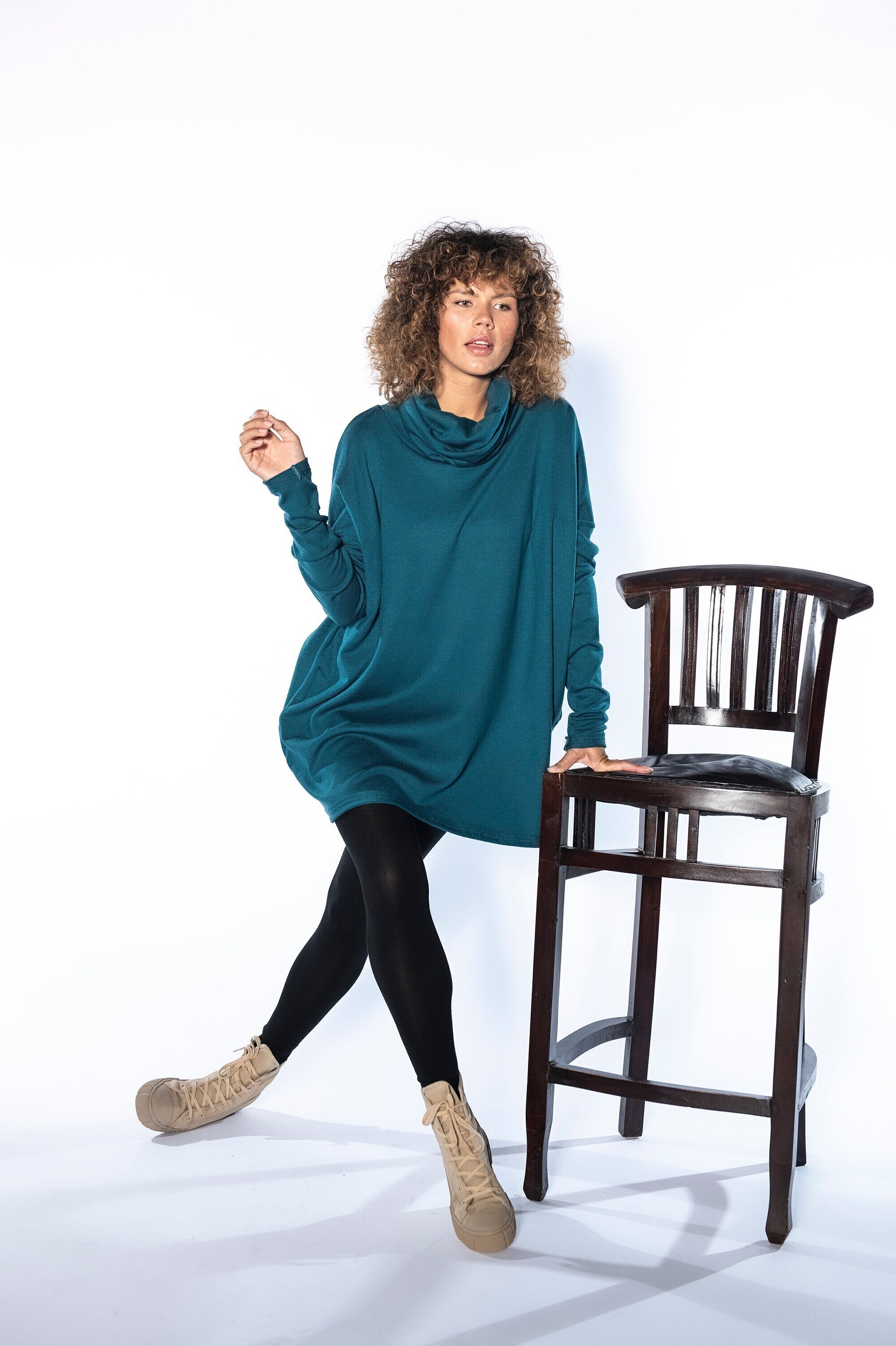 oversized turtleneck sweater outfit