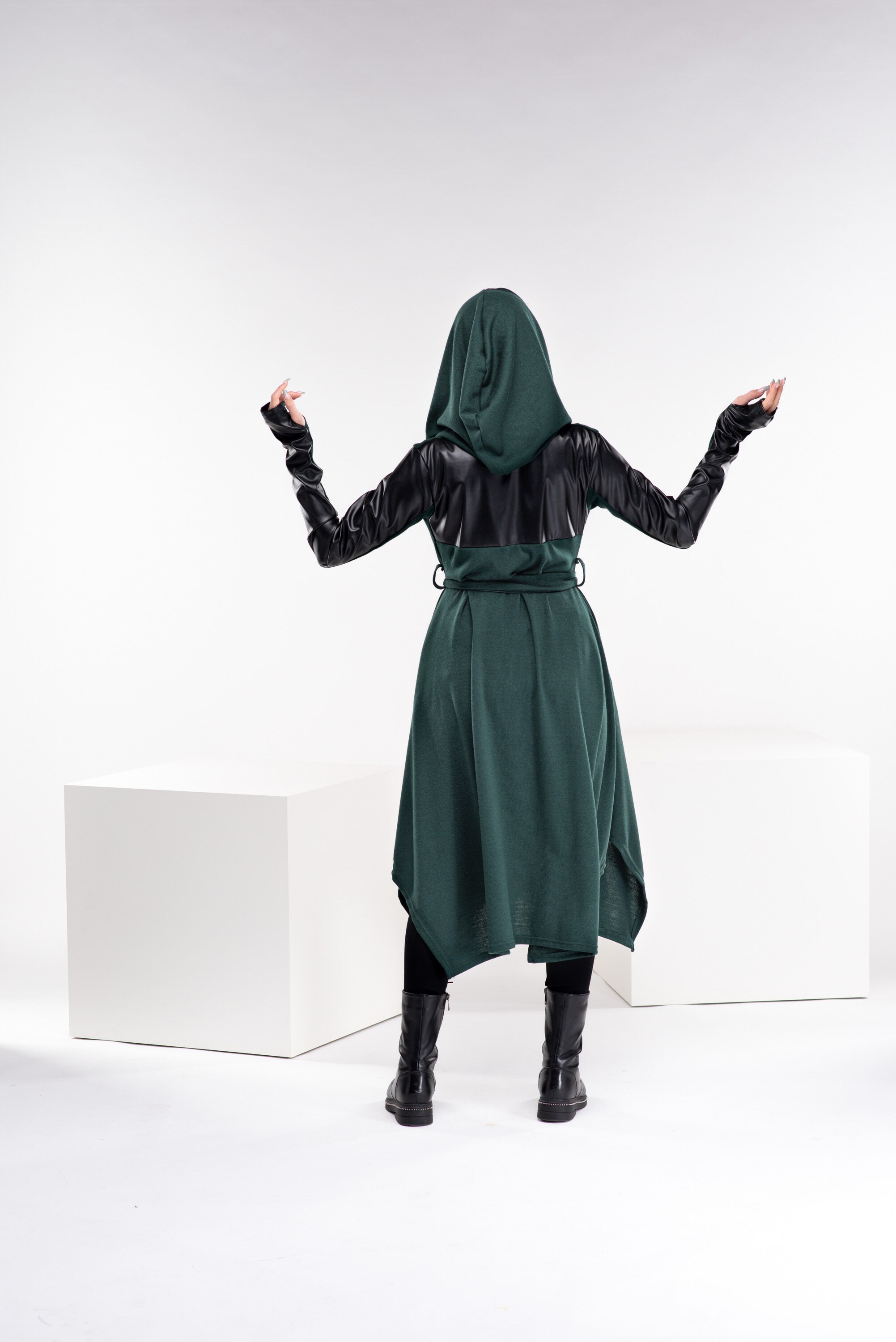 魔女の緑のマント、フード付き魔法使いのマント、ウールレザーの大人用