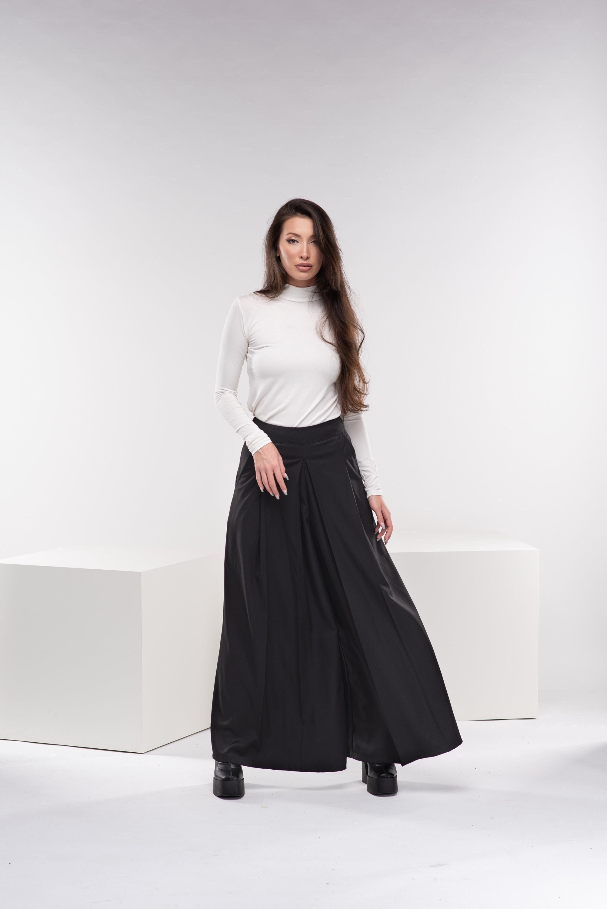 L654 Women Gradient Pleated Wide Leg Loose Trousers 2023 Fashion Vintage  Skirt Style Pants - China Skirt Style Pants and Vintage Skirt Style Pants  price
