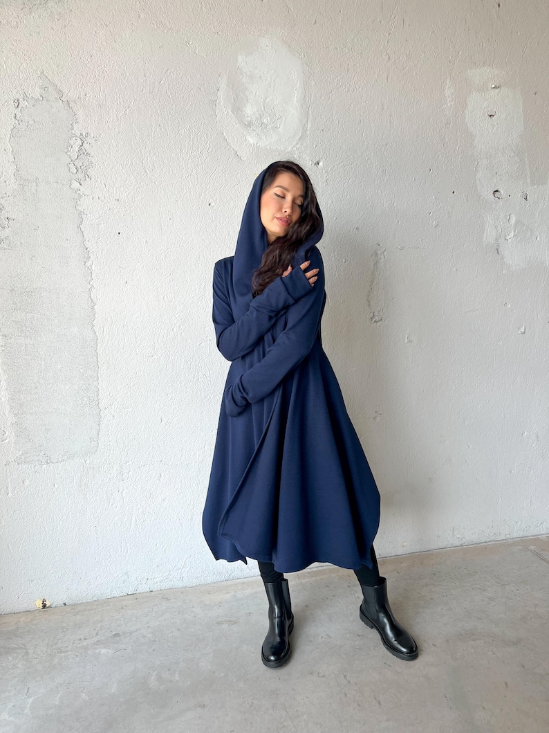 Dunkelblauer Kapuzen Umhang, Cyberpunk Cosplay Umhang, Wolle Winter Umhang, Maxi Pullover Strickjacke, Warmer Wrap Cape Mantel Bild 7
