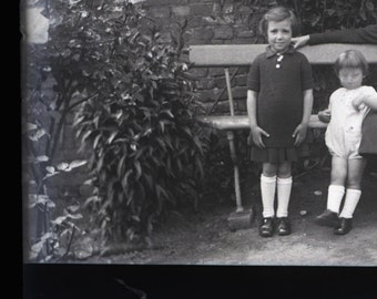 Geist Tochter- antike Glasplatte negativ-1920-Mutter und Töchter-Gartenbank