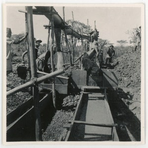 Opere di irrigazione africane - foto vintage originale anni '50- costruzione di un sistema di irrigazione nell'Africa coloniale- effimeri di carta