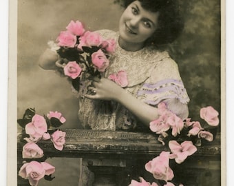 Happy holidays - 1910s Vintage Photograph- Cute girl with flowers- holiday card- Real Photo Postcard- RPPC- MF Paris 894- gekleurd