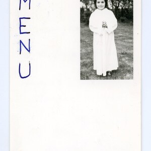 Menu festivo- fotografia vintage originale degli anni '70- ritratto di prima comunione con menu scritto a mano- ragazza in abito bianco- vernacolo