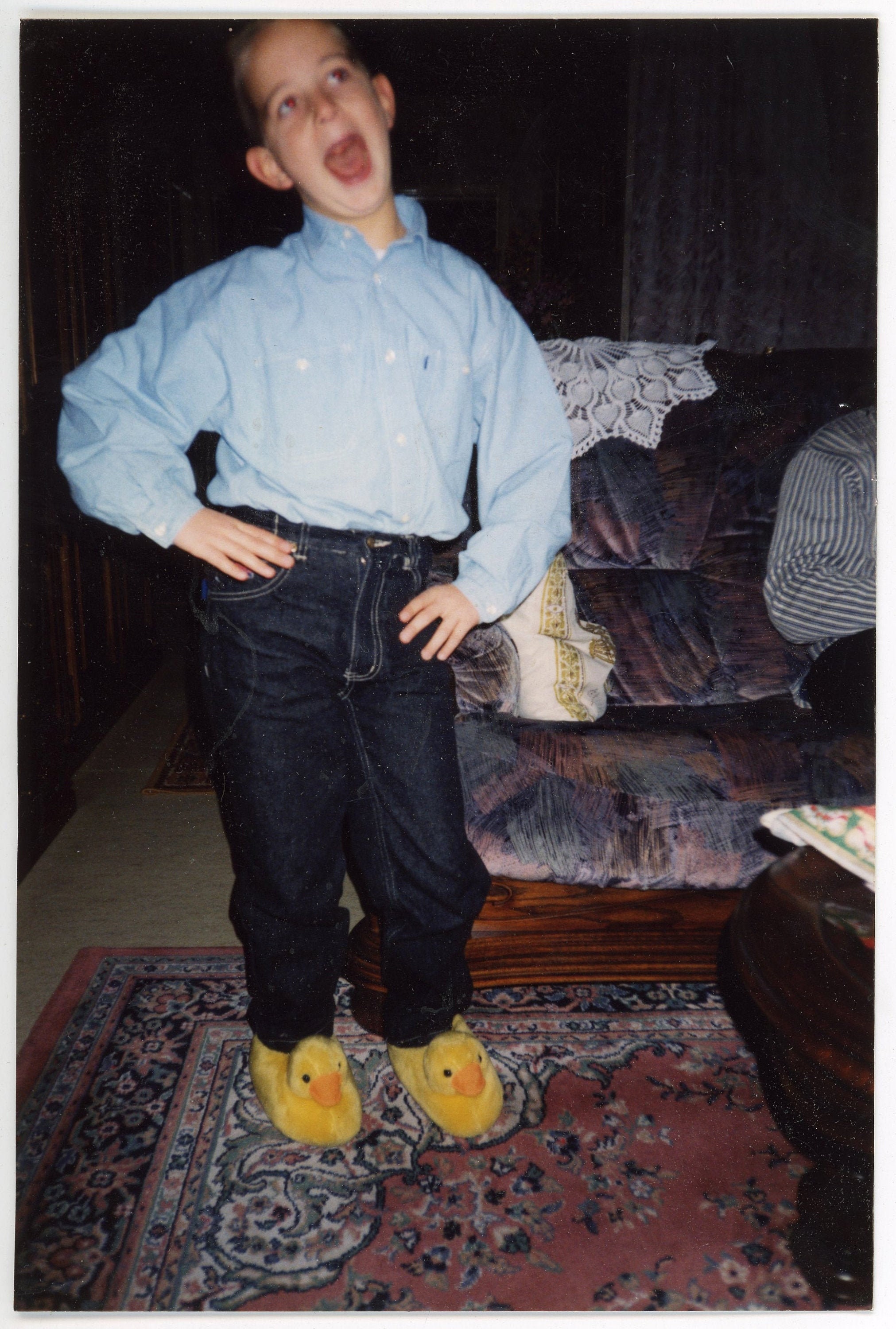 Vintage Foto 'The Art of Being Silly' Farb-Schnappschuss, Junge Goofing Poking Fun Gesichter, Kinder Kinder, Familie, Enten