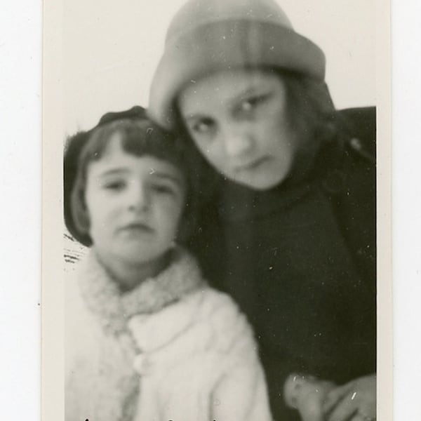 Original Vintage Fotos von einem Mädchen Leben in den späten 20er und 30er Jahren - 38 Familienfotos - schwarz und weiß Schnappschüsse