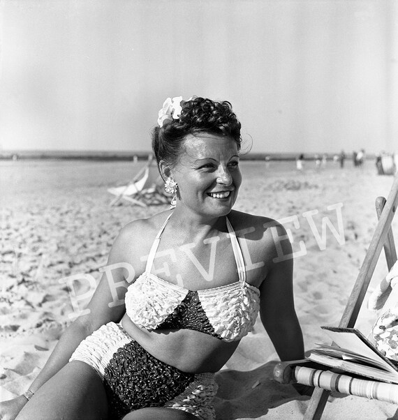 Happy Beach Life 40s Vintage Photo Instant Download Woman Etsy