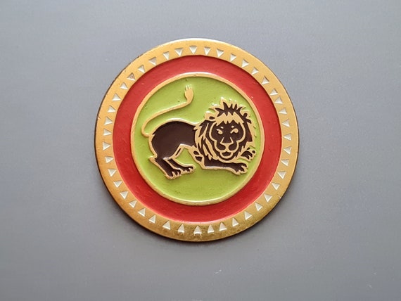 Lion. Soviet badge, Vintage enamel pin, Circus, C… - image 1