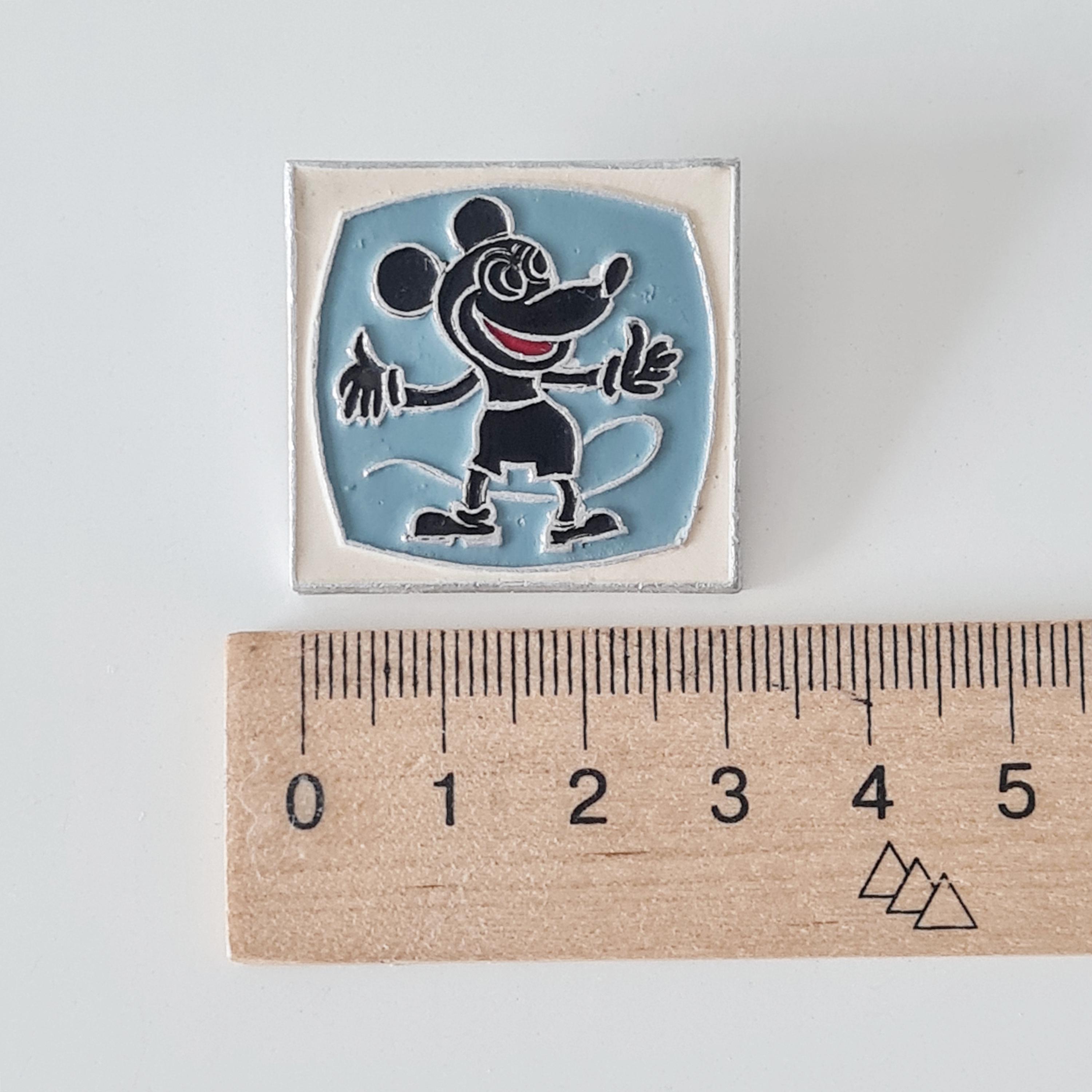 アンティーク ソビエト　ネズミの型バッジ 1970年代 ソビエト ヴィンテージ バッジ マウス、子供用バッジ、エナメルピン