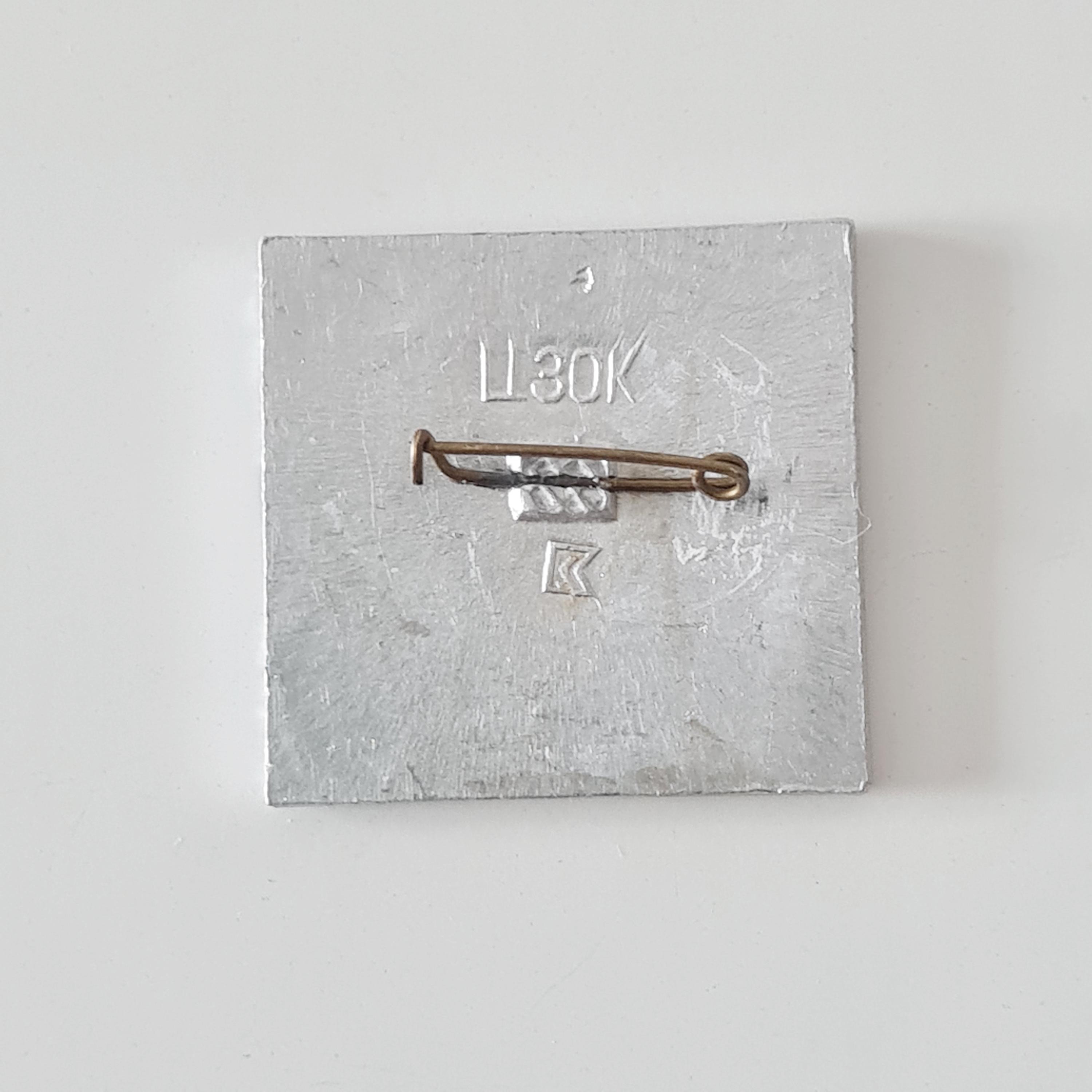 ソビエト ヴィンテージ バッジ マウス、子供用バッジ、エナメルピン