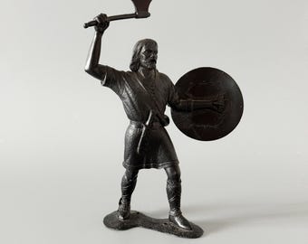 Statuetta vintage di guerriero sovietico in plastica - Giocattolo URSS anni '80