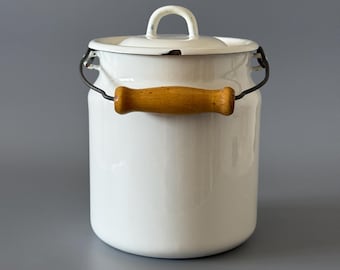 White enamel milk can with lid, Soviet vintage jug, Country decor enamelware, Cottage chic, Farmhouse kitchen decor, Milk pail
