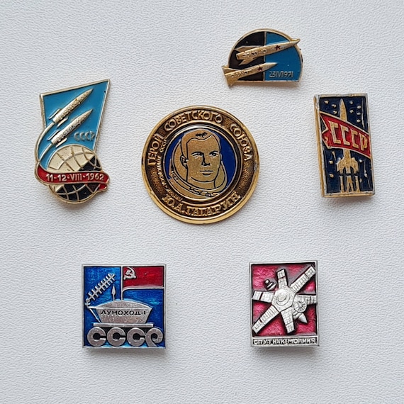 Soviet vintage space badges. Cosmonaut, Yuri Gaga… - image 1
