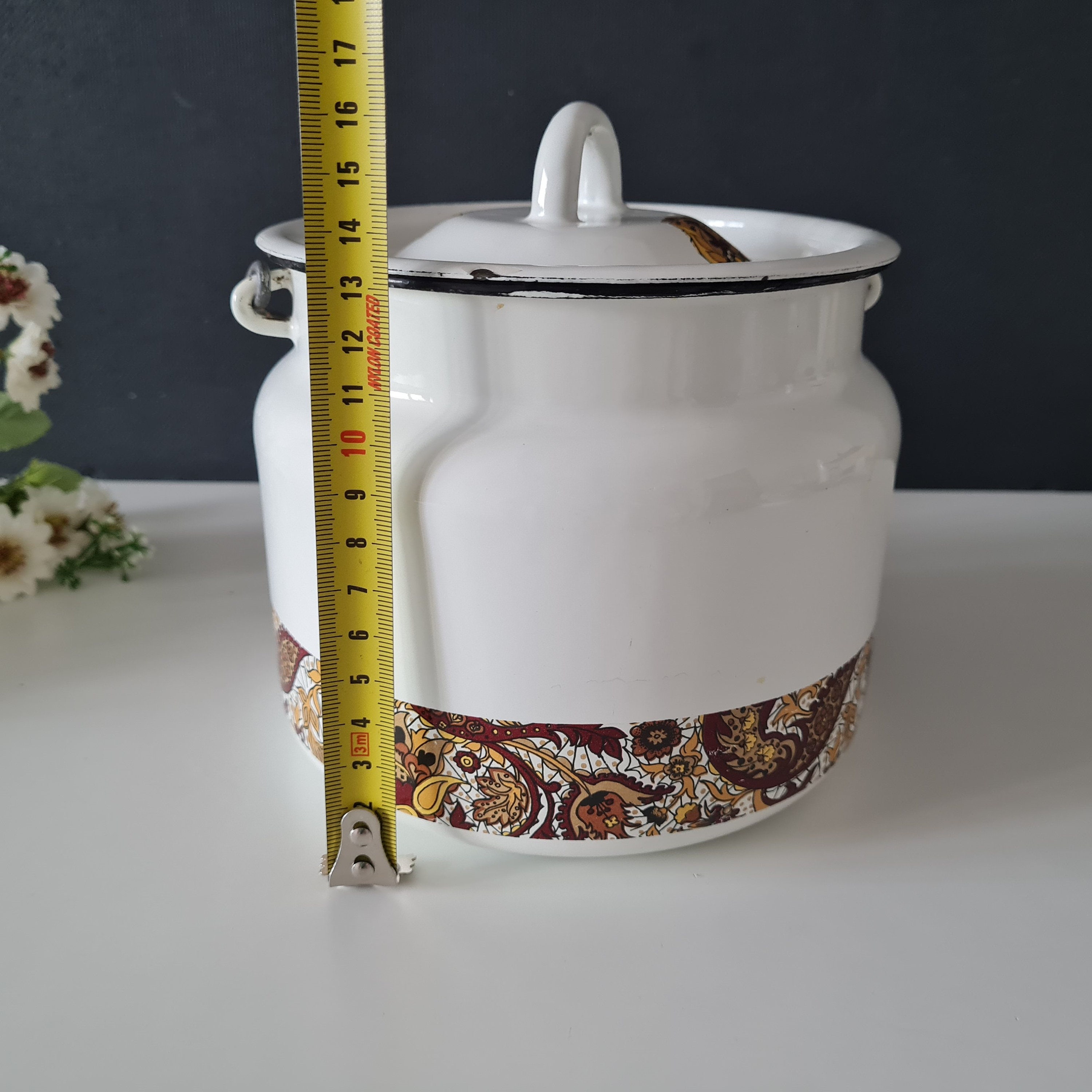 ヴィンテージのエナメルミルク缶、庭の装飾、ソビエトのヴィンテージ