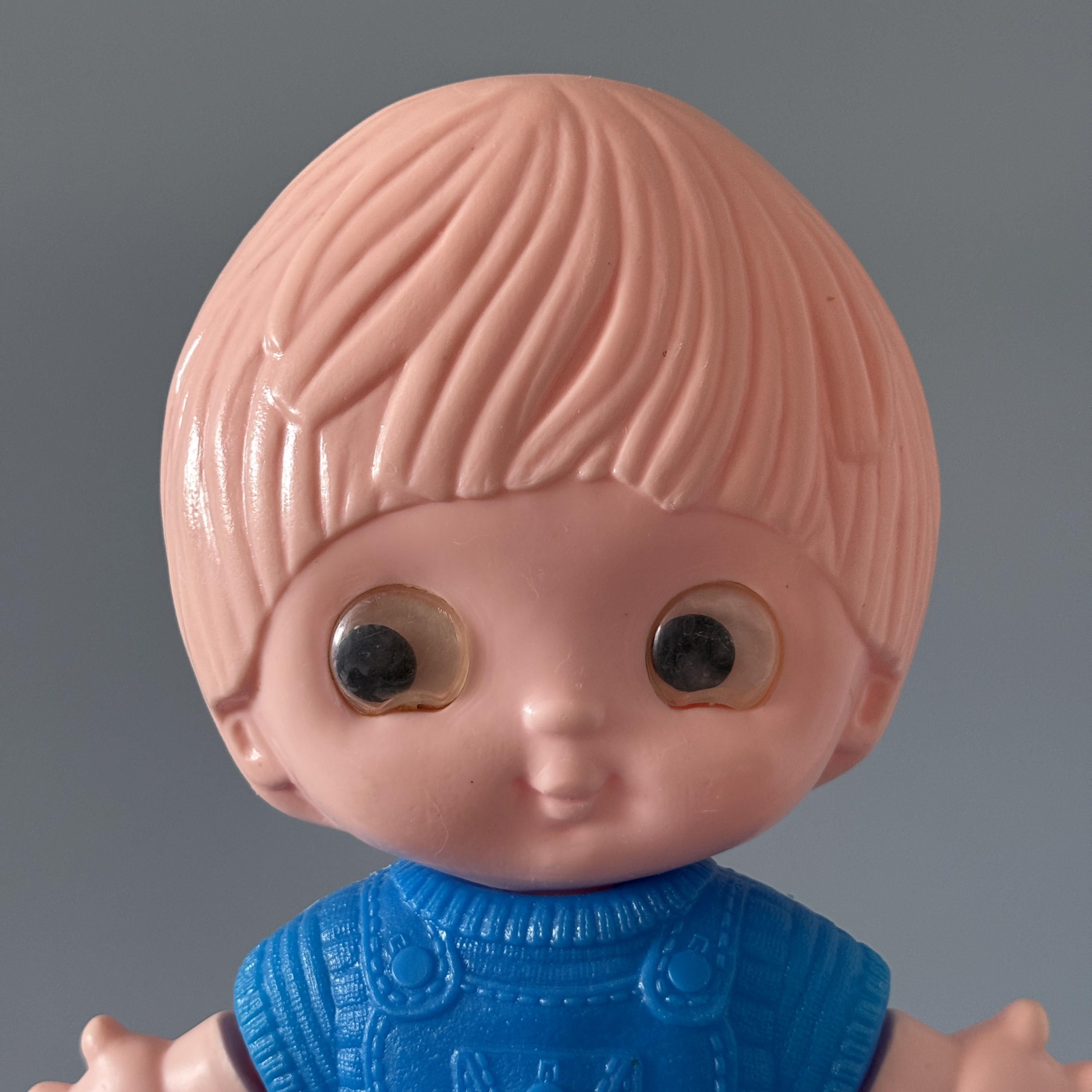 ヴィンテージソビエトプラスチック人形 – 1980年代のソ連の子供の