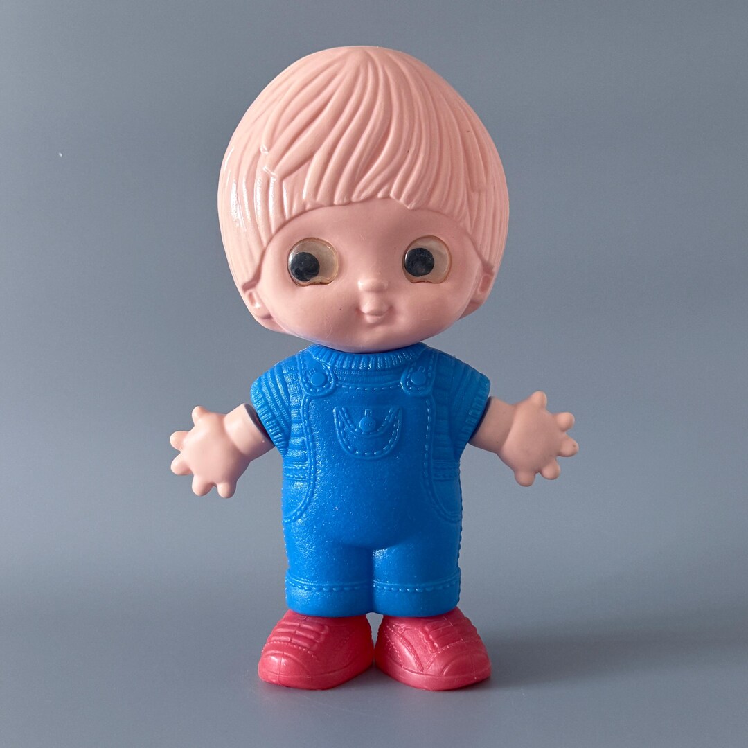 ヴィンテージ ソビエト製プラスチック人形 – 1980年代 ソ連の子供の