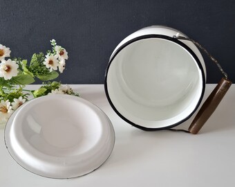 ヴィンテージのホーロー製ミルク缶、庭の装飾、ソビエト時代の