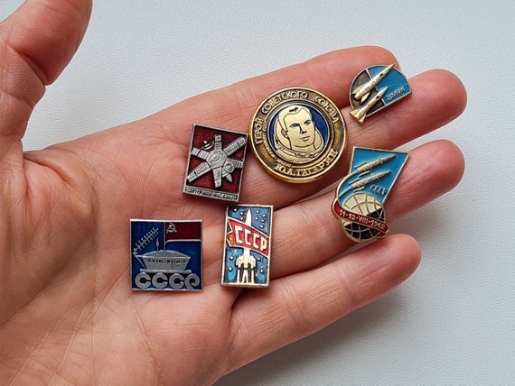 Soviet vintage space badges. Cosmonaut, Yuri Gaga… - image 6