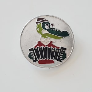 Radziecka odznaka vintage Gena krokodyl Radzieckie szpilki チェブラーシカ Rosyjska postać z kreskówki