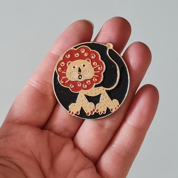 Lion, Children's badge, Vintage pin, Collectible … - image 3