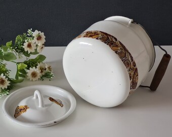 ヴィンテージのホーロー製ミルク缶、庭の装飾、ソビエト時代の