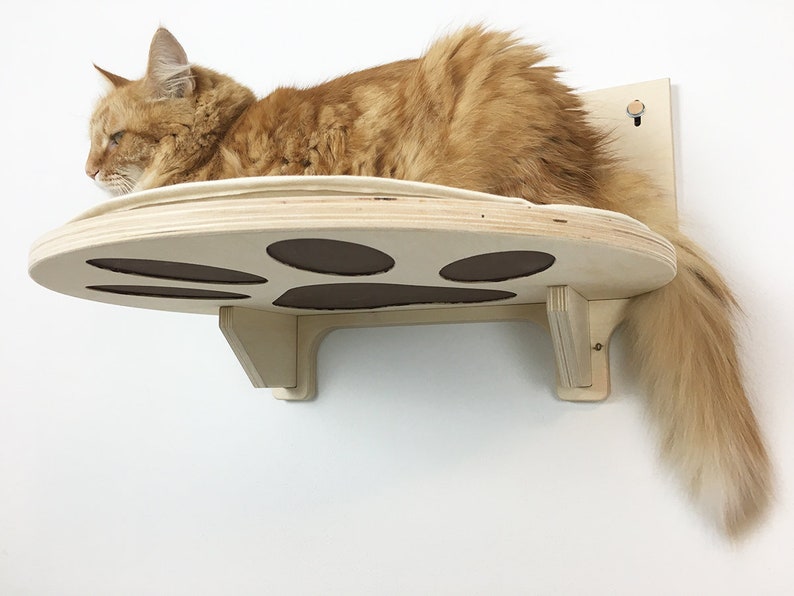 Round cat shelf with carved paw Cat furniture AthletiCat Made in Italy image 1