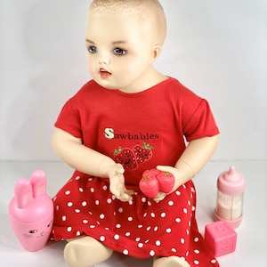 3 t Erdbeeren &quot;Sawbabies&quot; rote Polka gepunktet Kleid