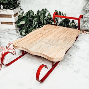 Weihnachts-Charcuteriebrett, einzigartiges Schlitten-Servierbrett, Weihnachtsküchen-Arbeitsplattendekor Einzigartige Feiertags-Aperitif und Käseplatte Sleigh Board