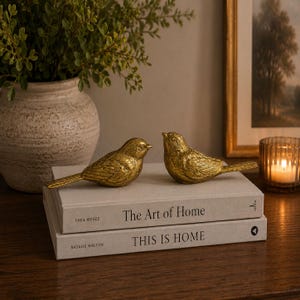Estátua de pássaro dourada, decoração vintage com pássaros, ideias de presentes exclusivos para amantes de pássaros, decoração rústica dourada para casa, enfeites de prateleira com pássaros, estatueta de pássaro dourada.