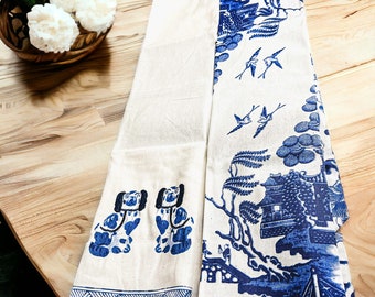 Blå Chinoiserie-diskhanddukar med tofsar, stora broderade diskhanddukar - Set med broderade handdukar med blommönster och Staffordshire-hundar, absorberande, bomull
