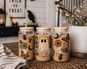 Vaso Cottagecore con diseño de fantasma / Taza de Halloween con diseño de abeja de jardín / Idea de regalo de Halloween estilo boho chic / Diseño botánico de fantasma / Vaso con diseño de luna y setas de otoño
