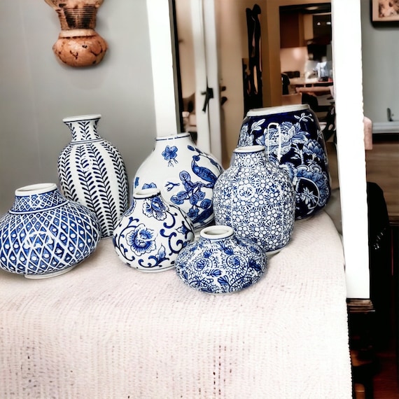 Blue willow vases hotsell
