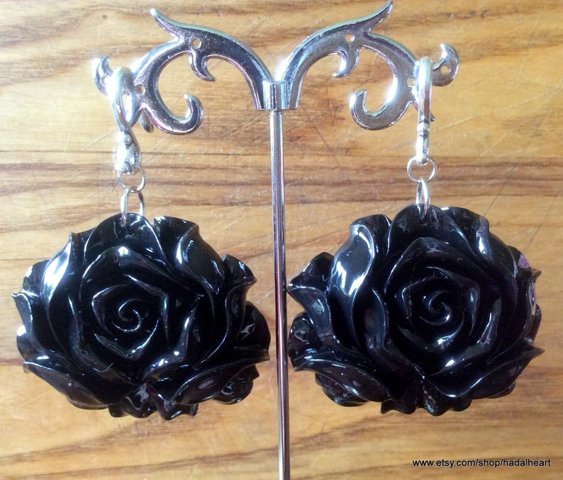 Dyed Black Carved Giant Clam Shell Rose Ear Weights