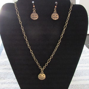 Cute Pumpkin Necklace and Earrings Set with Hypoallergic Niobium Ear Wires for Sensitive Ears, Halloween Gift for Woman